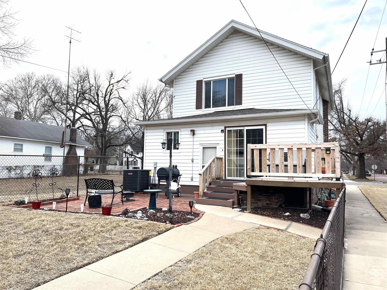 For Sale: 326 N 2nd, Arkansas City KS